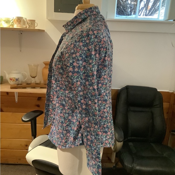 Lands end 100% cotton supima no iron button down blouse - Picture 2 of 6